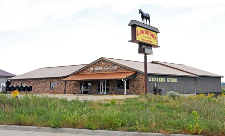 Western Store Rounds Up Customers with AMP’s Digital Solutions
